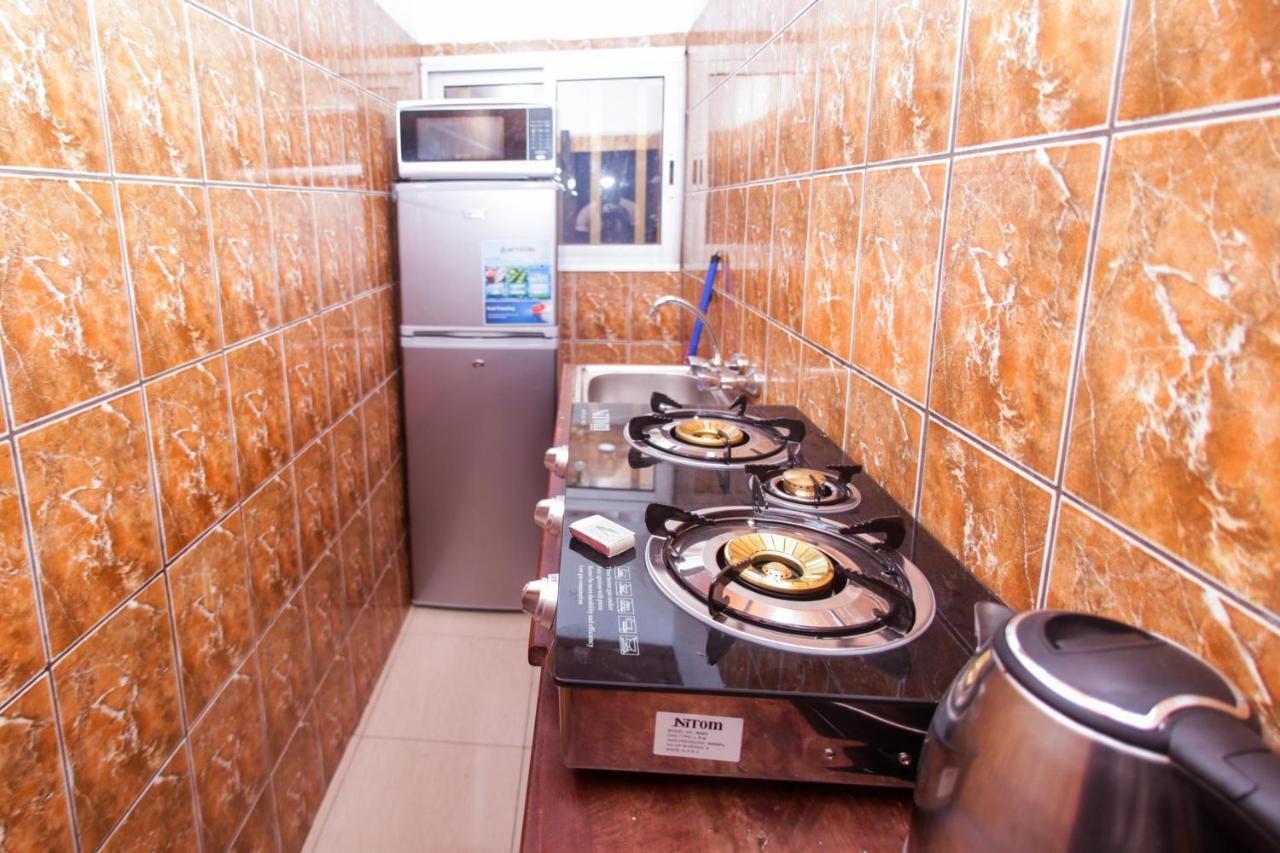 Studio Meuble Carrefour Bastos En Face Du Black And White Yaoundé Exterior photo